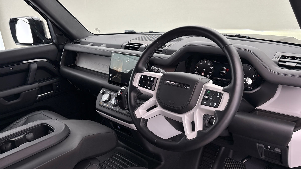 Land Rover Defender 90 Image 5