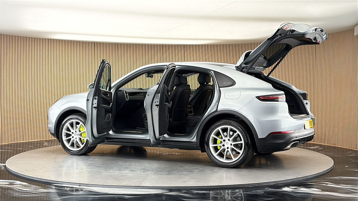 More views of Porsche Cayenne