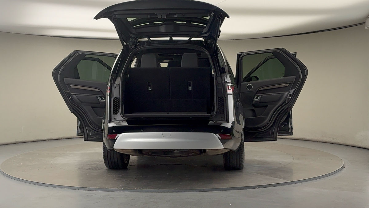 More views of Land Rover Discovery