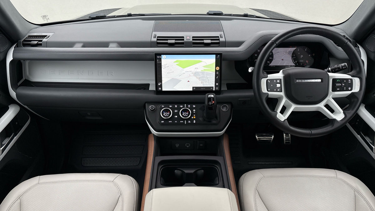 Land Rover Defender 90 Image 12