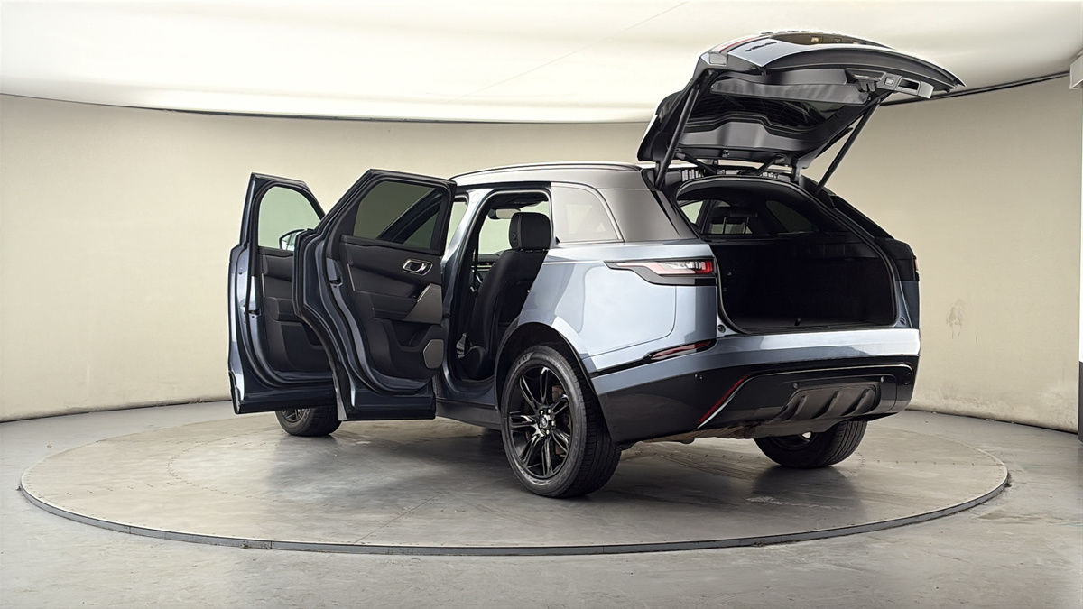 Land Rover Range Rover Velar Image 23