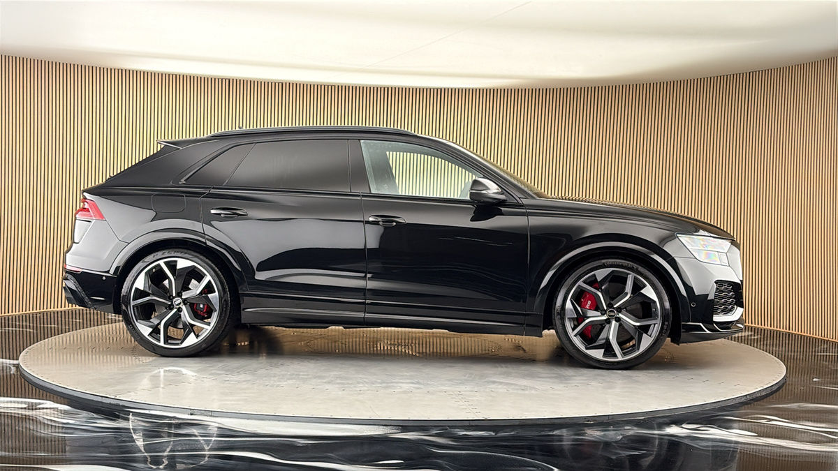 More views of Audi RSQ8