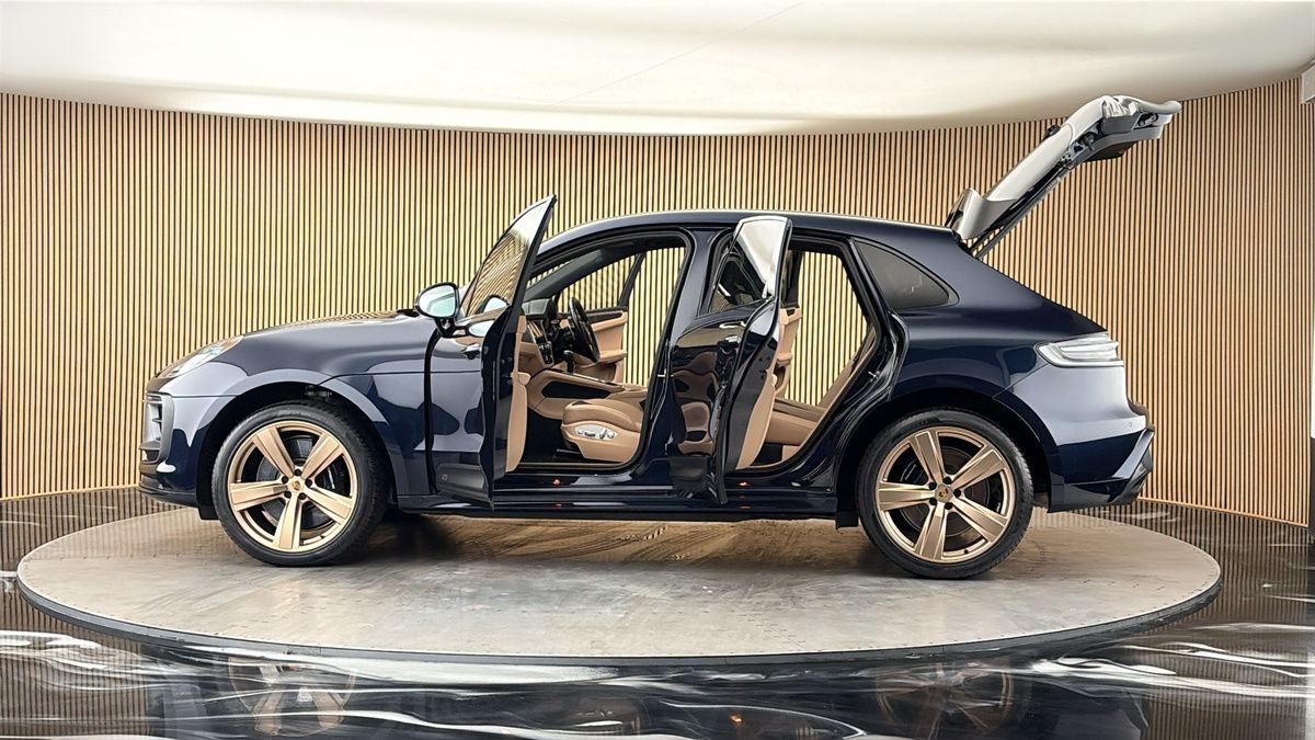 More views of Porsche Macan