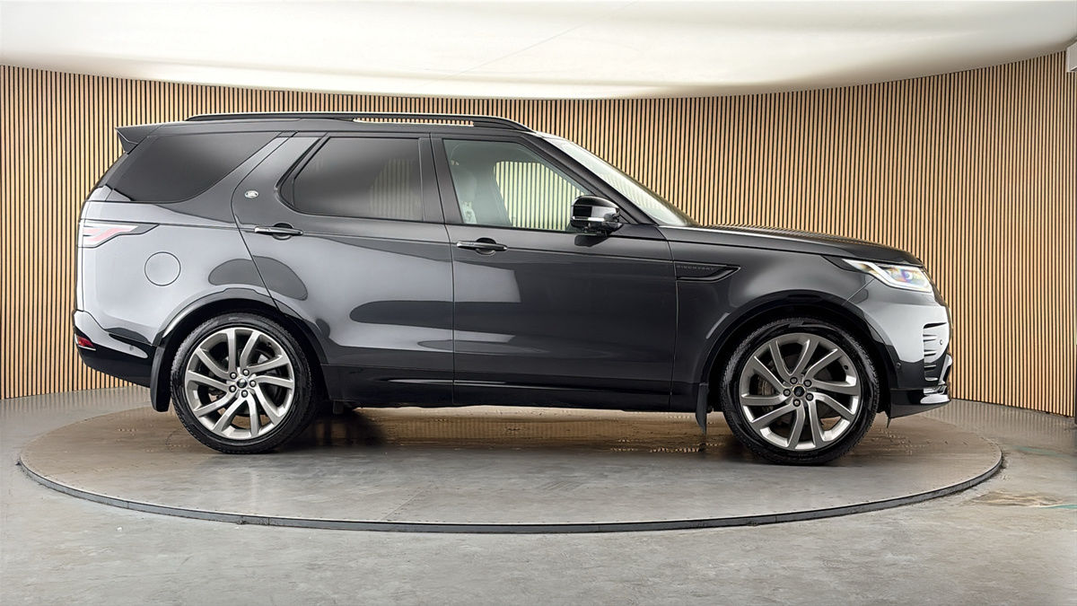 More views of Land Rover Discovery