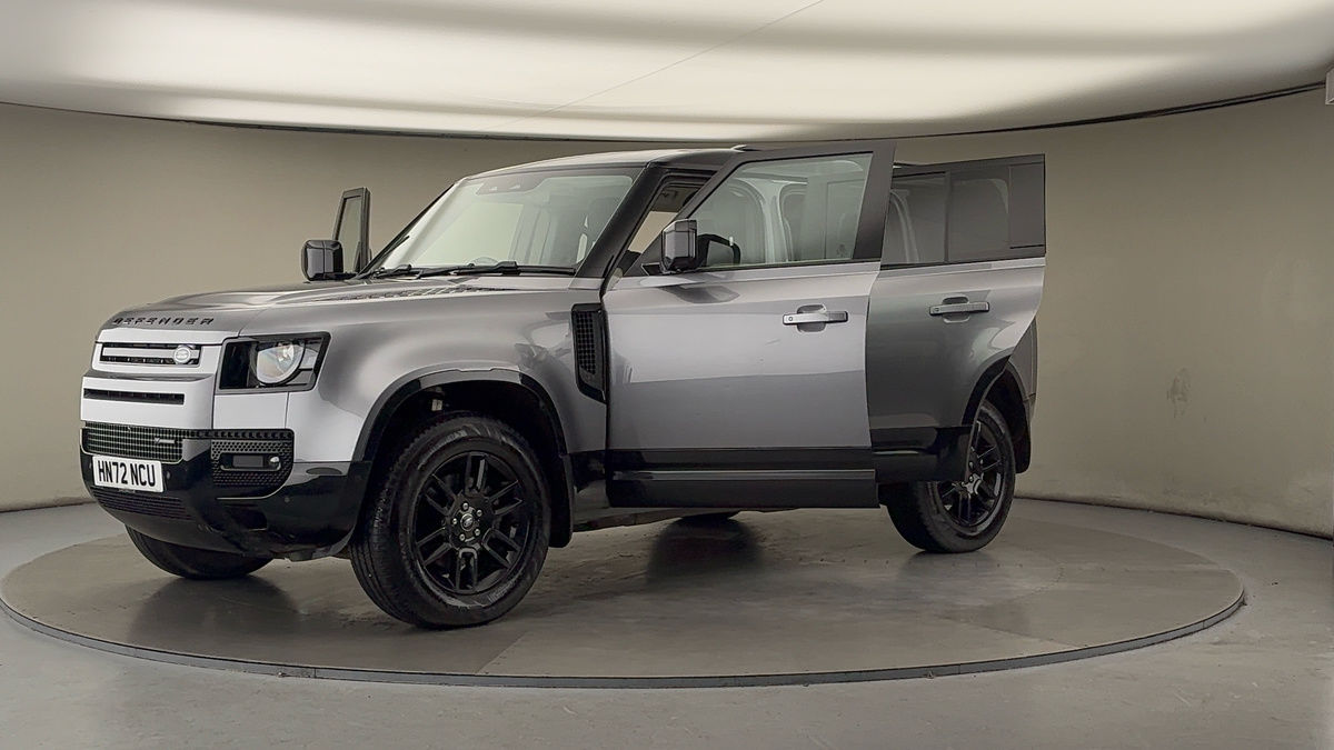 Land Rover Defender 110 Image 22