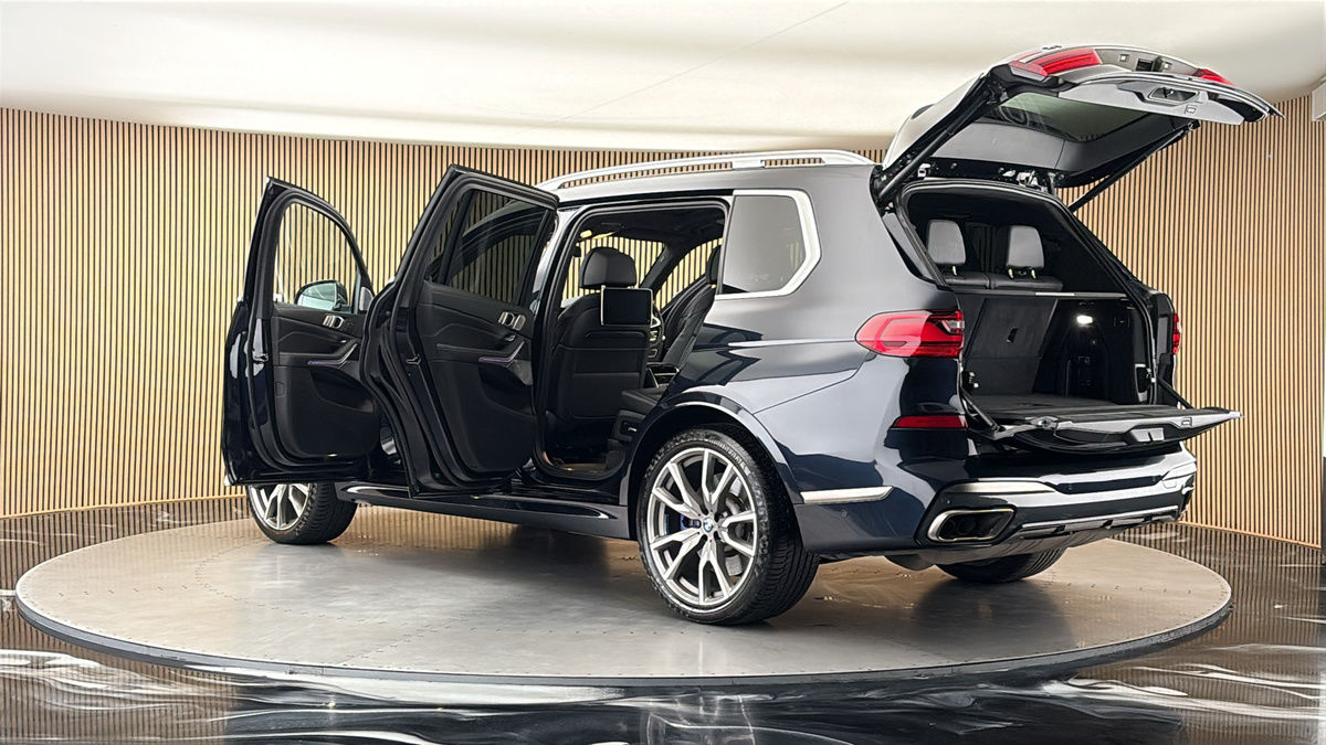 More views of BMW X7