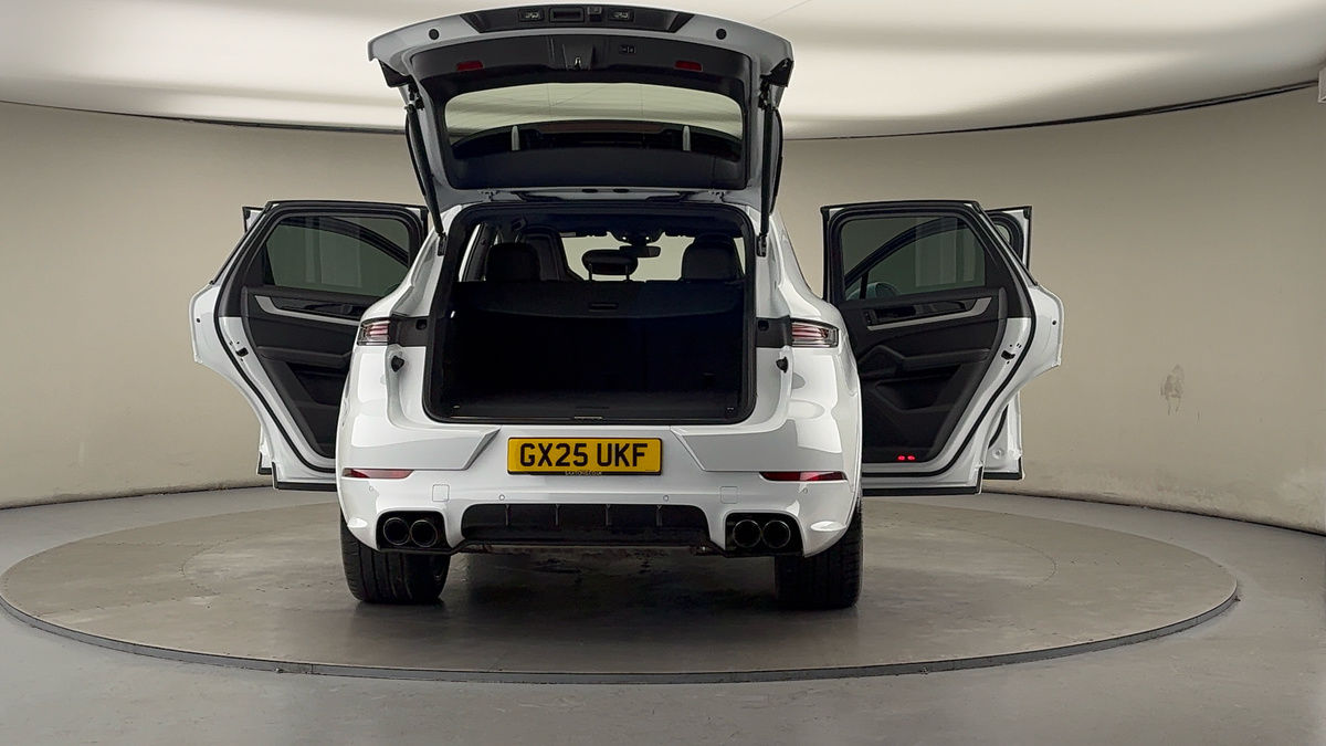 More views of Porsche Cayenne