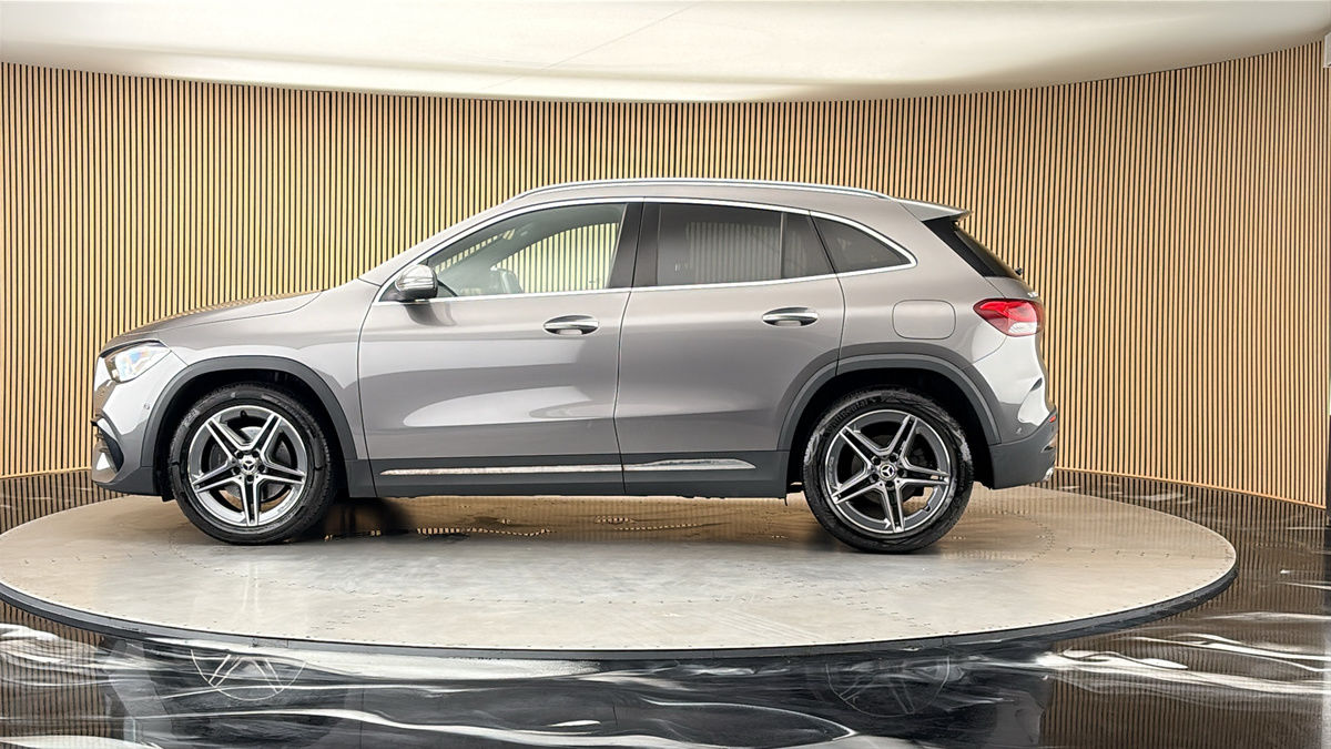 More views of Mercedes-Benz GLA