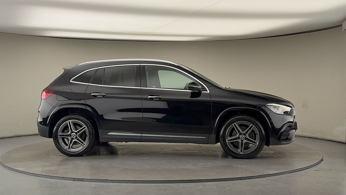 More views of Mercedes-Benz GLA