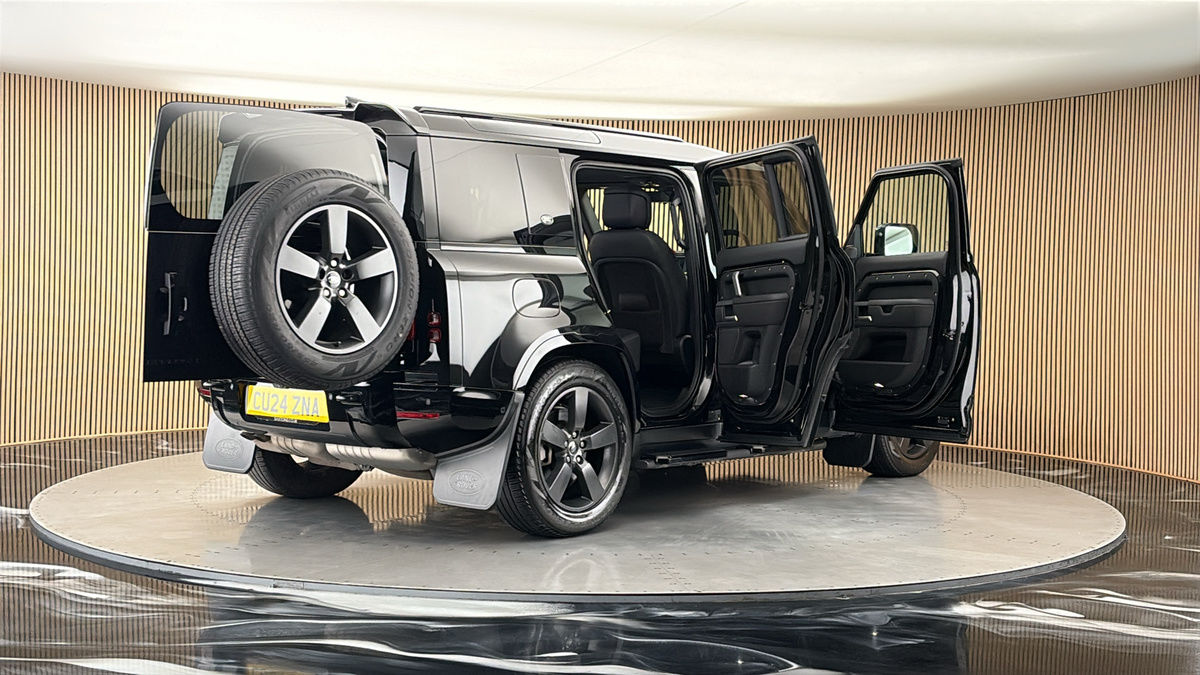 More views of Land Rover Defender 110