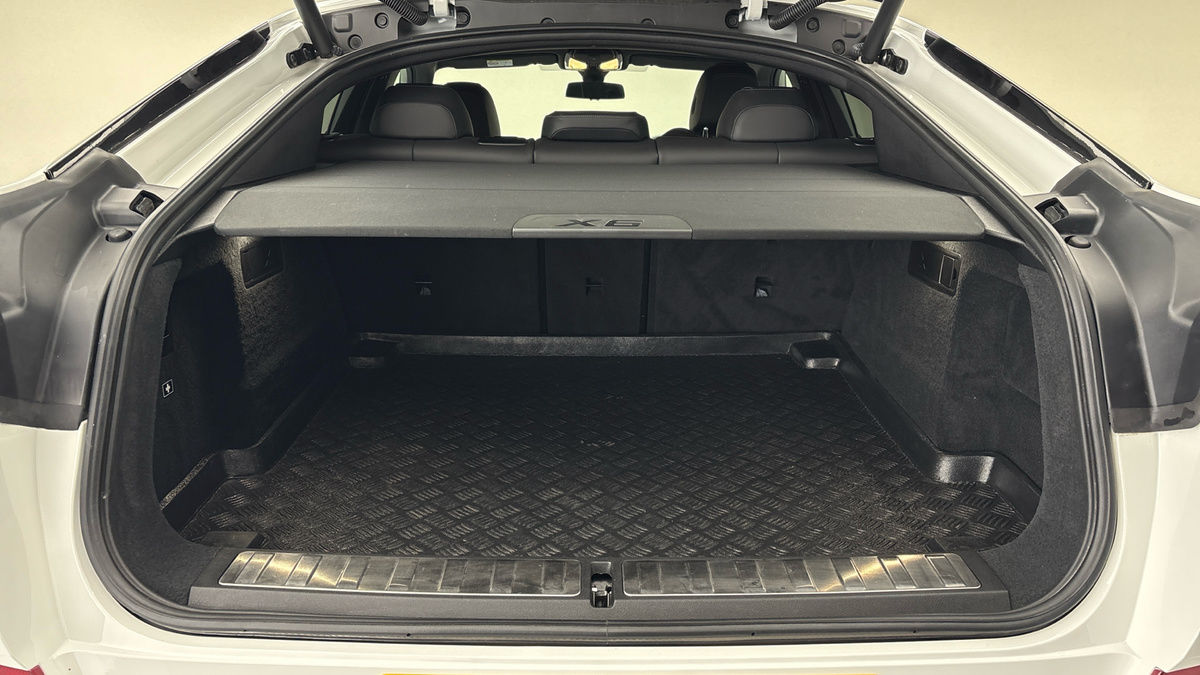 BMW X6 Image 11