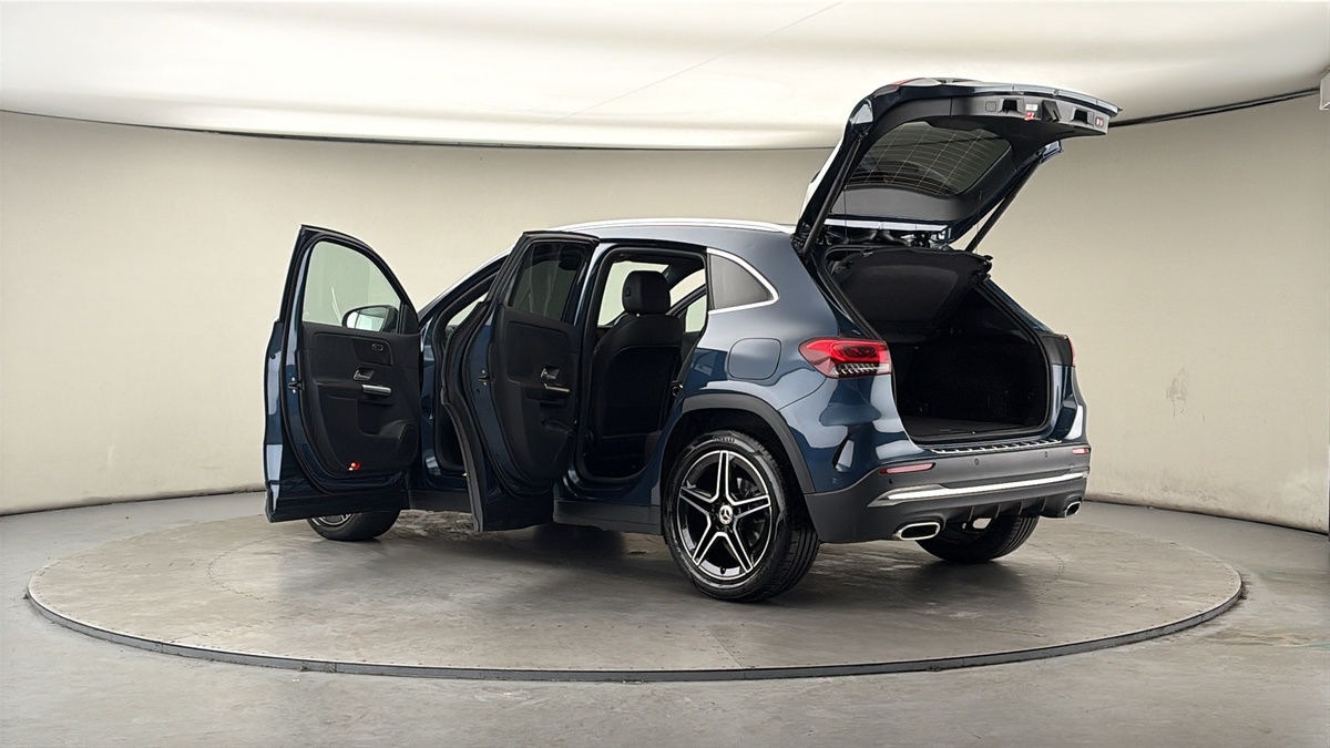 More views of Mercedes-Benz GLA