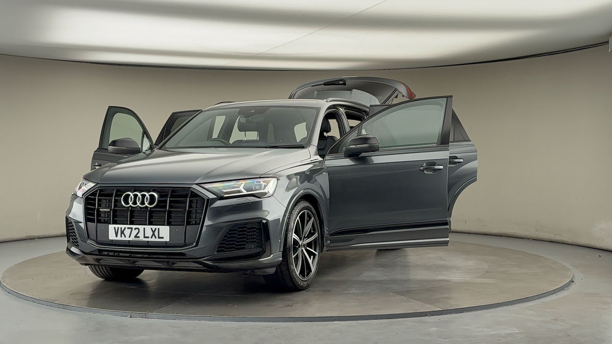 More views of Audi Q7