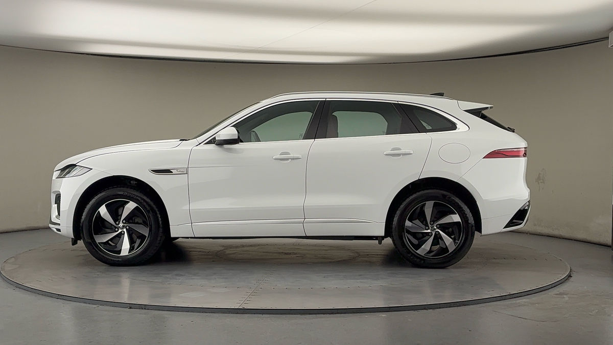 Jaguar F-PACE Image 15