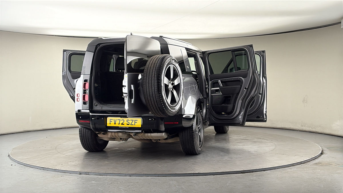 More views of Land Rover Defender 110