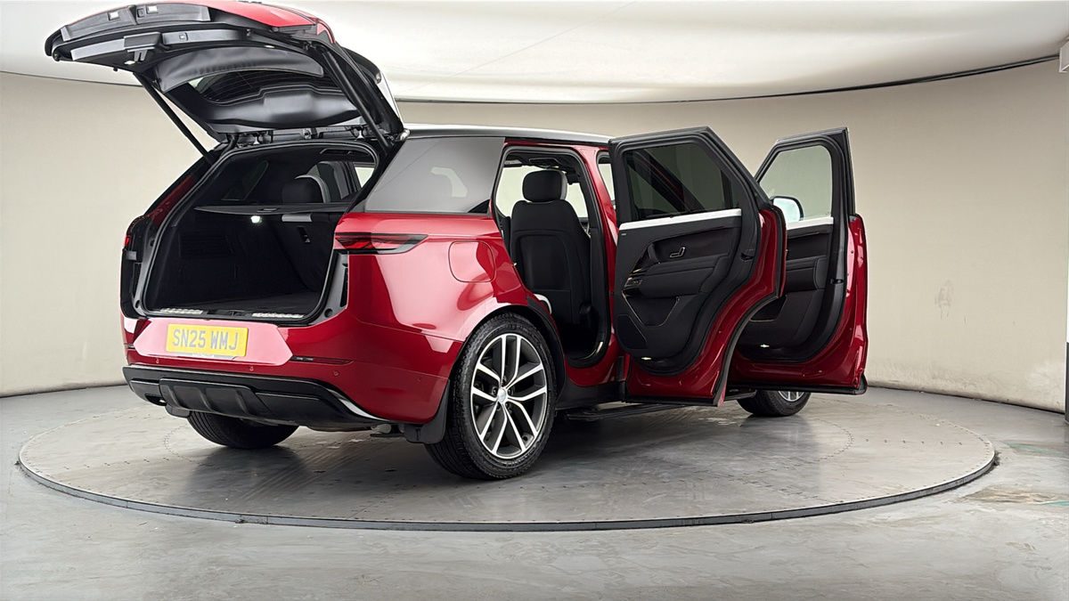 More views of Land Rover Range Rover Sport
