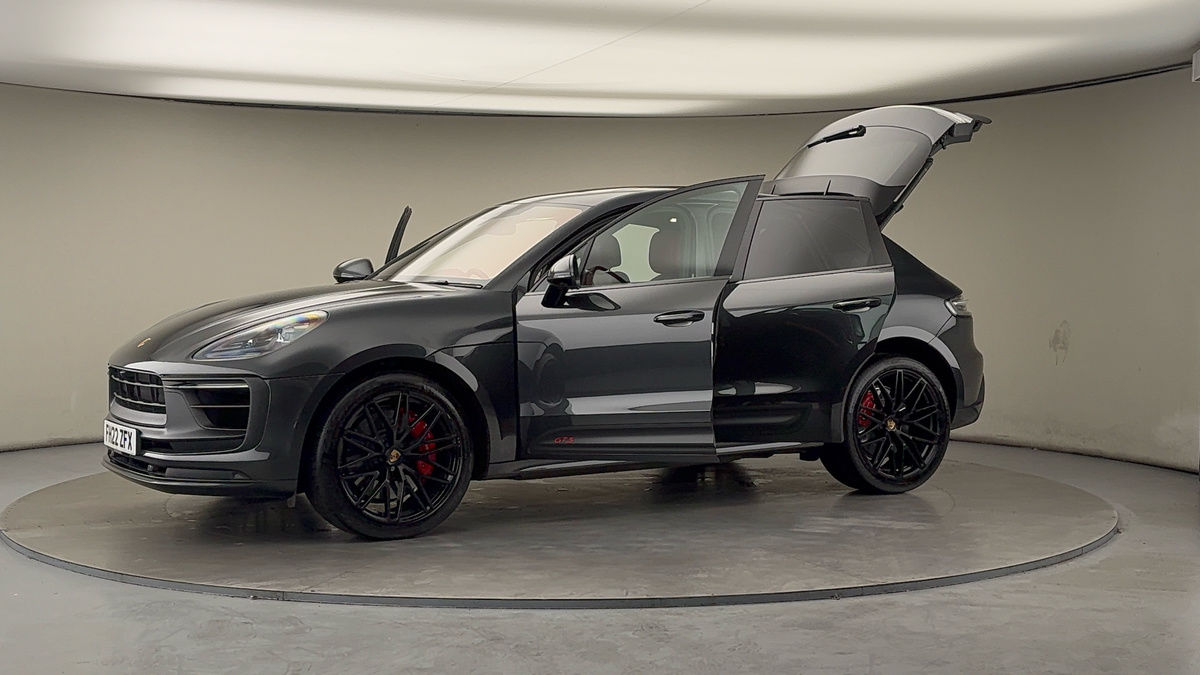 More views of Porsche Macan