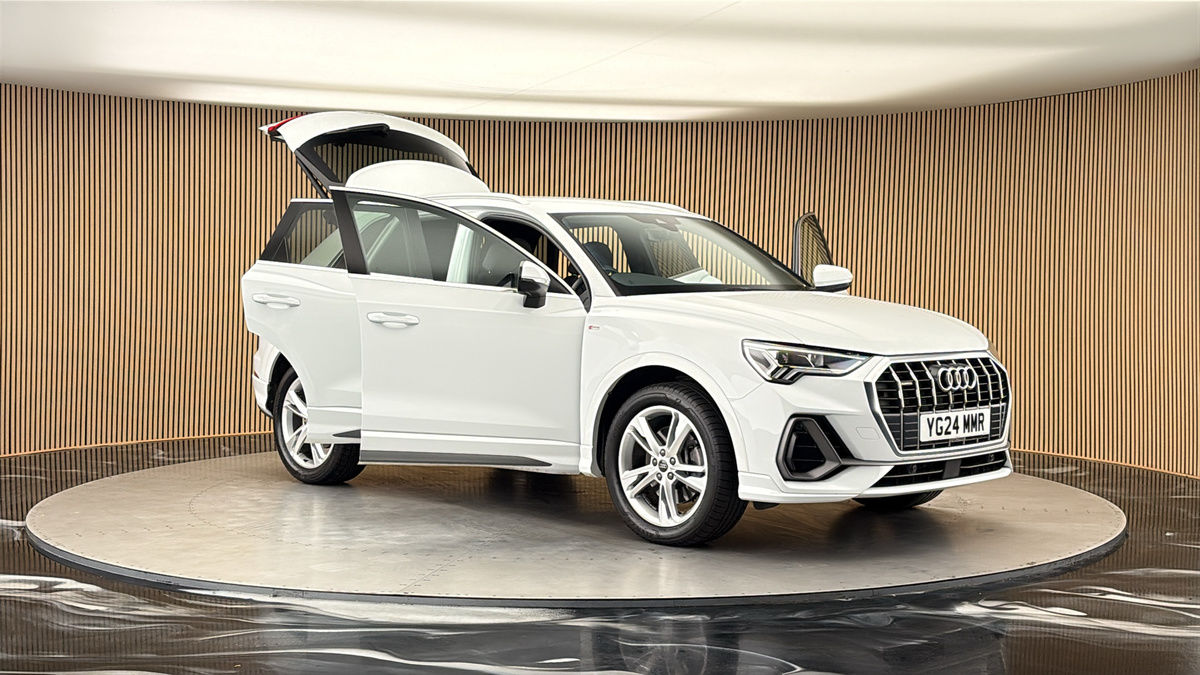More views of Audi Q3