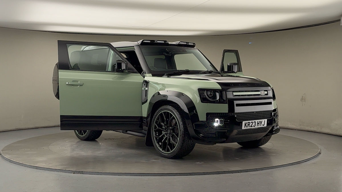 More views of Land Rover Defender 90