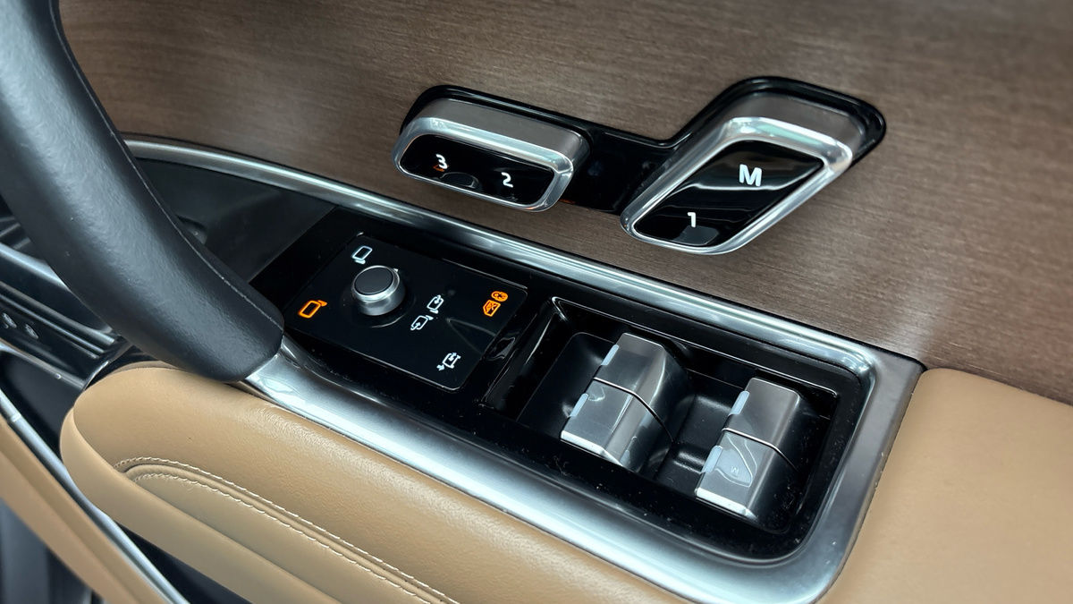 Land Rover Range Rover Image 25