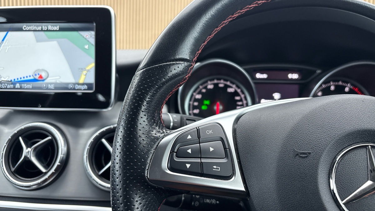 Mercedes-Benz CLA Image 13