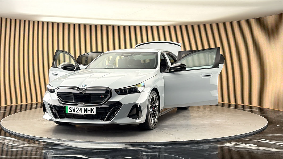 More views of BMW i5
