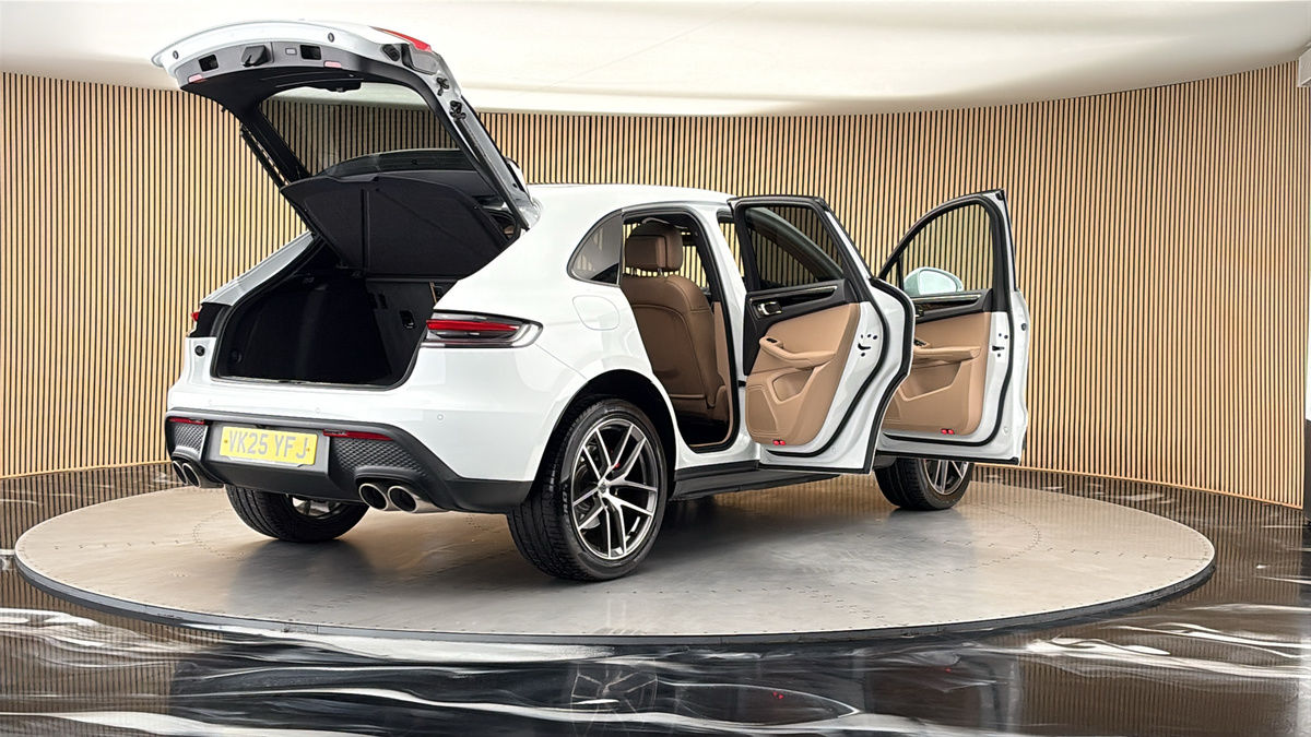 More views of Porsche Macan