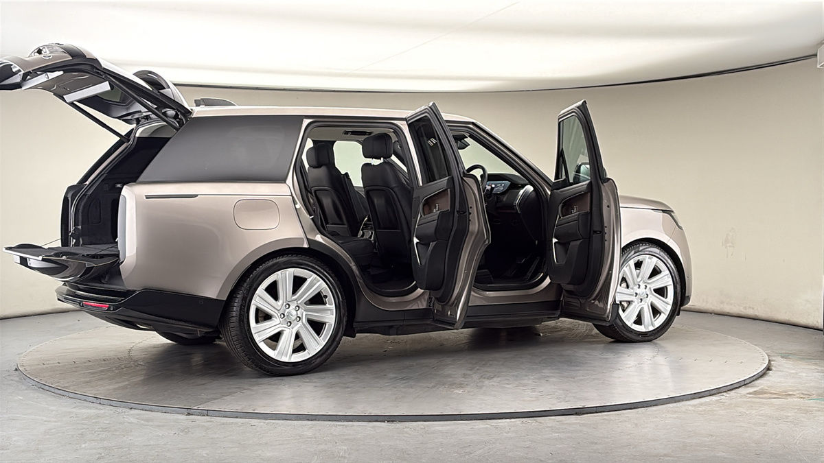 More views of Land Rover Range Rover