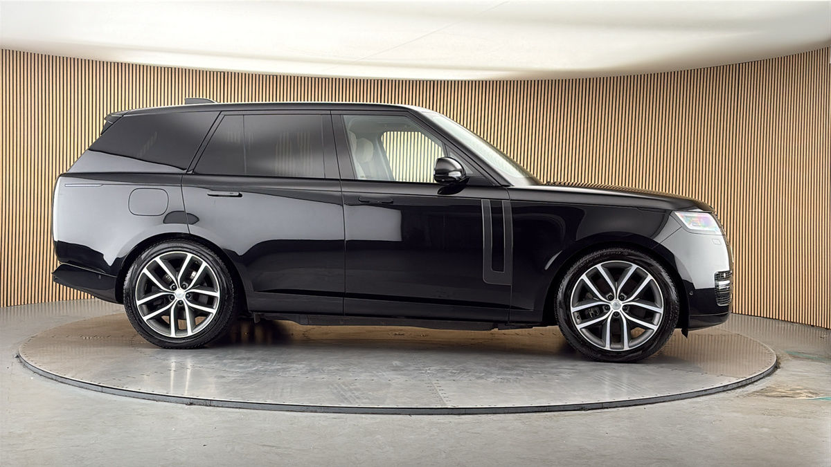 More views of Land Rover Range Rover