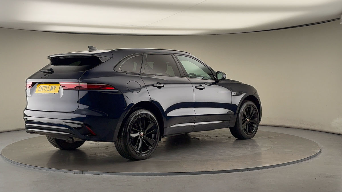Jaguar F-PACE Image 21