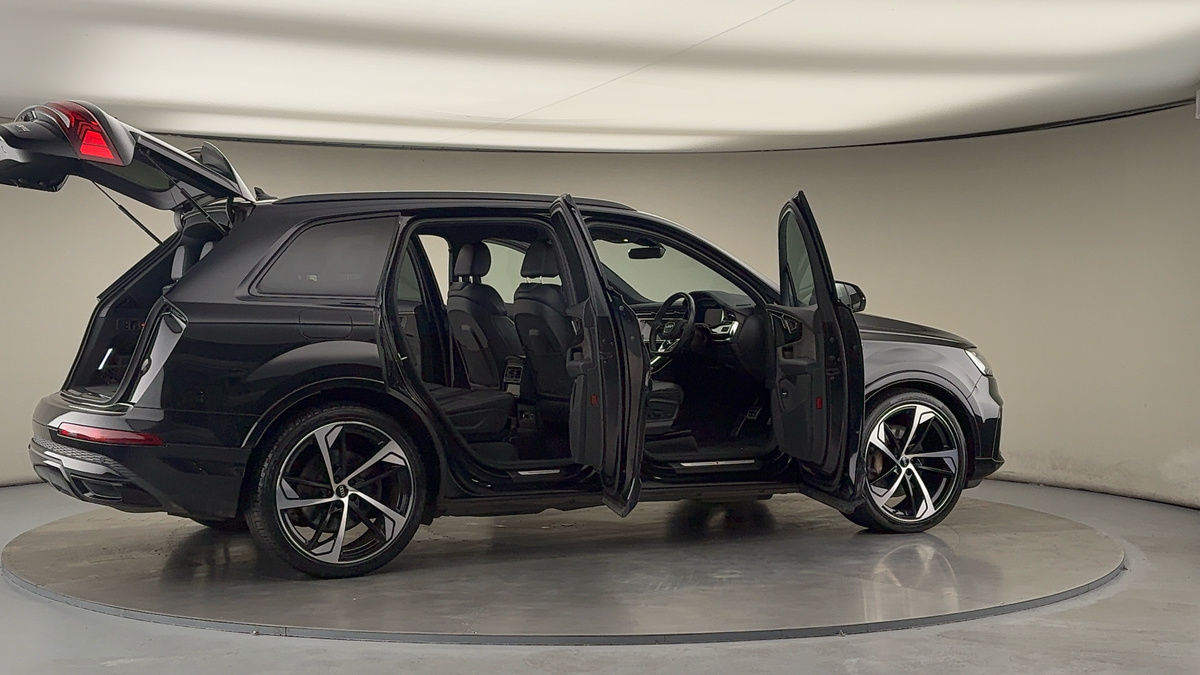 More views of Audi Q7