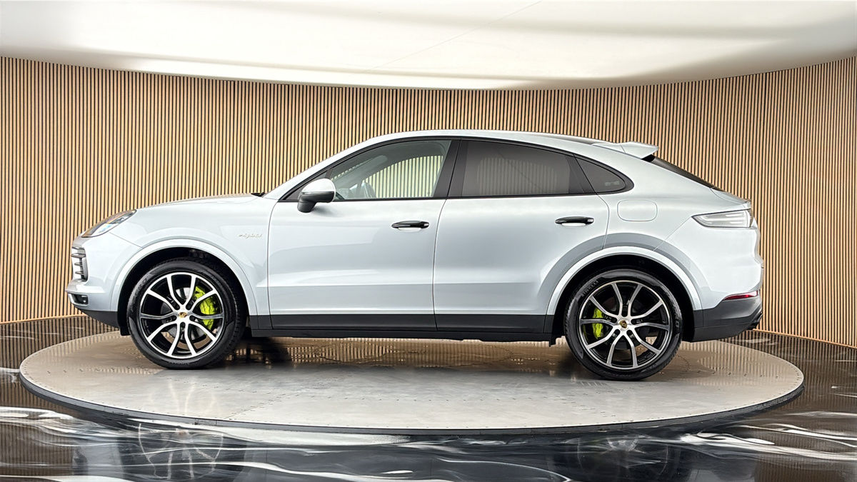 More views of Porsche Cayenne