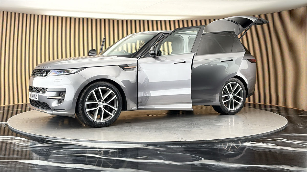 More views of Land Rover Range Rover Sport