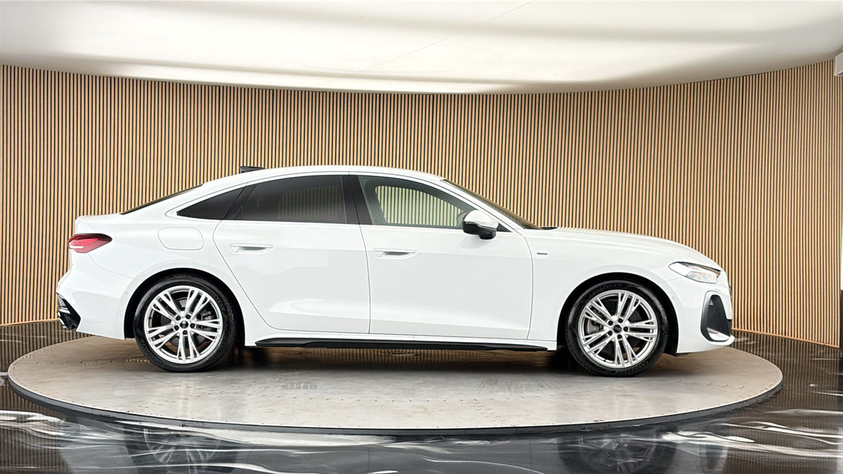 Audi A5 Image 16