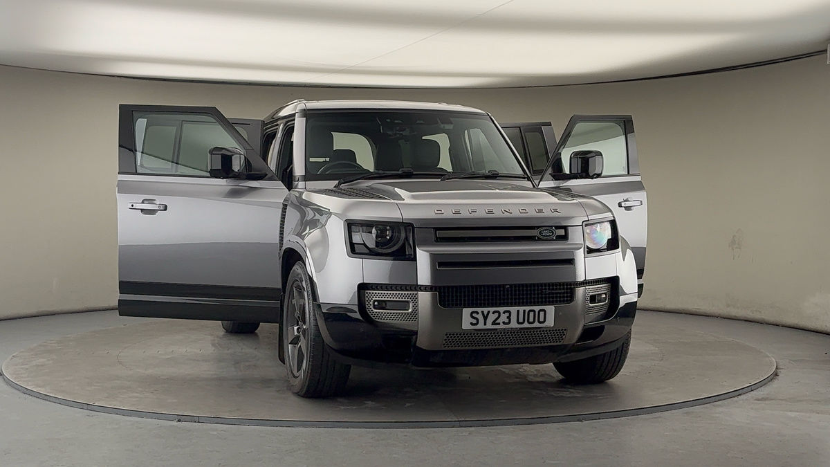 More views of Land Rover Defender 110