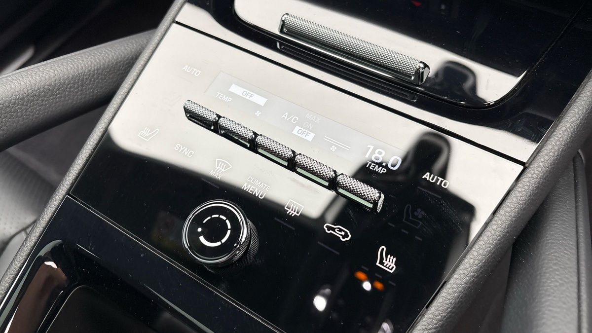 Porsche Cayenne Image 26