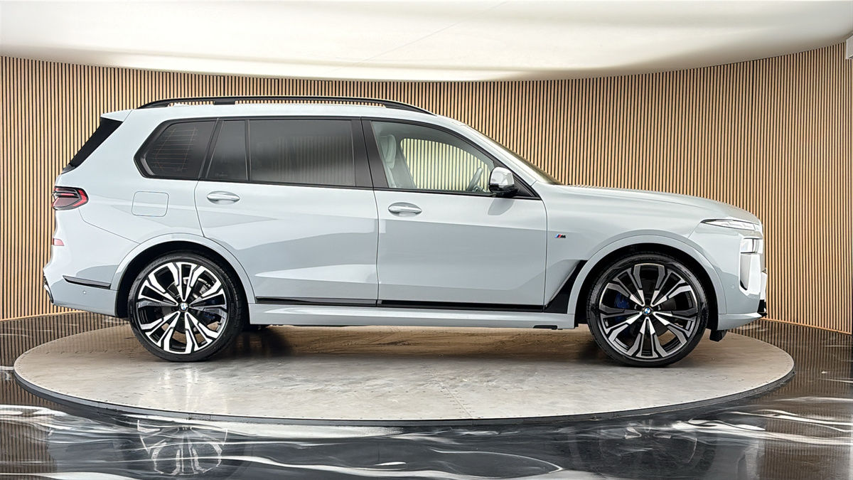 More views of BMW X7