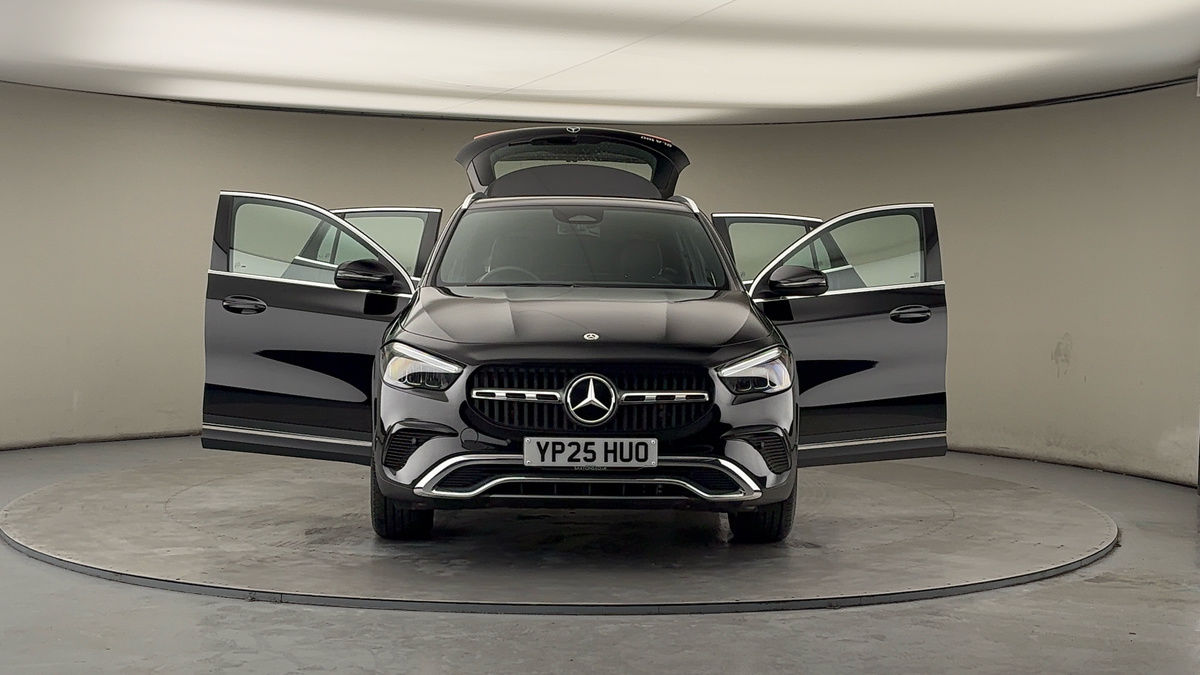 More views of Mercedes-Benz GLA