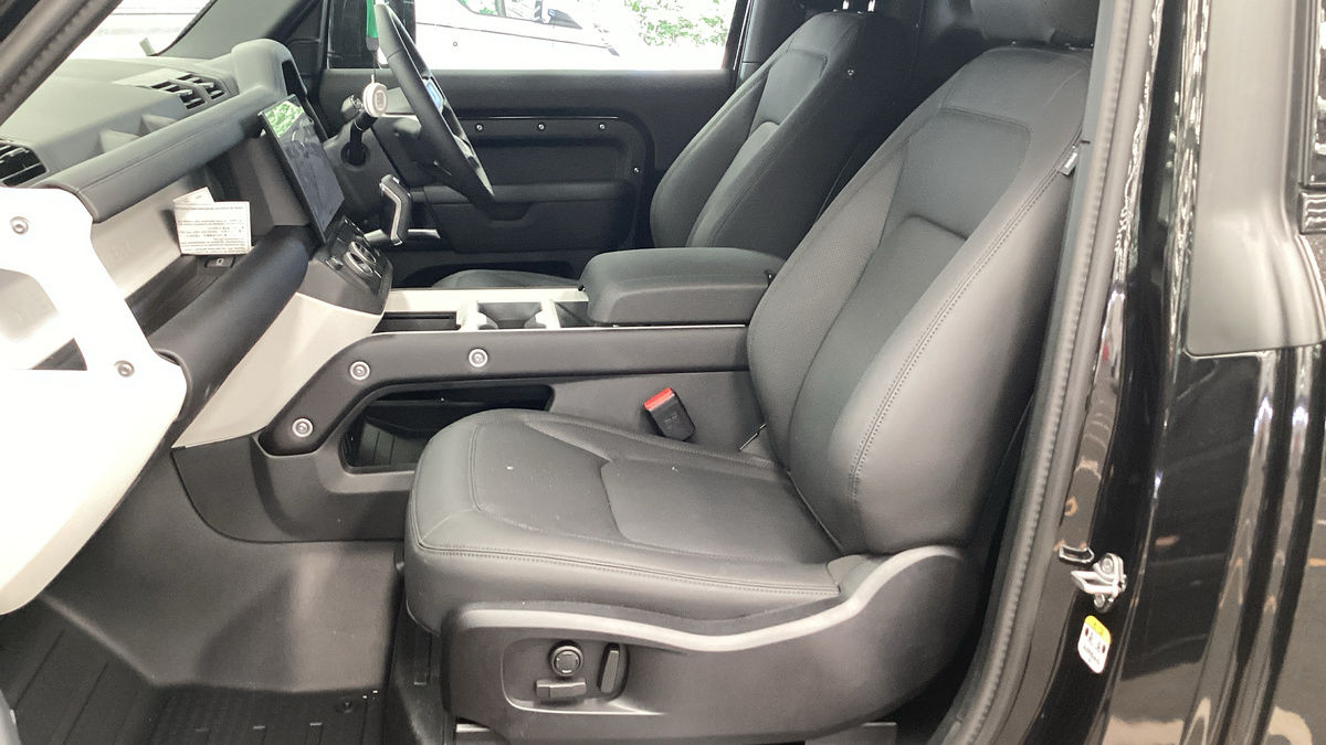 Land Rover Defender 90 Image 8