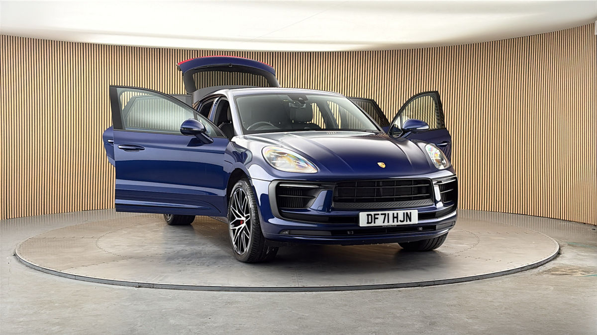 More views of Porsche Macan