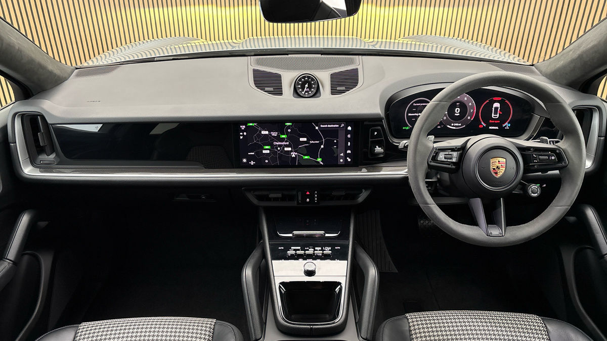 Porsche Cayenne Image 12