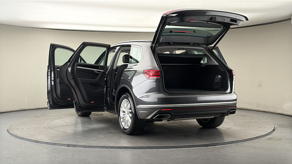 More views of Volkswagen Touareg