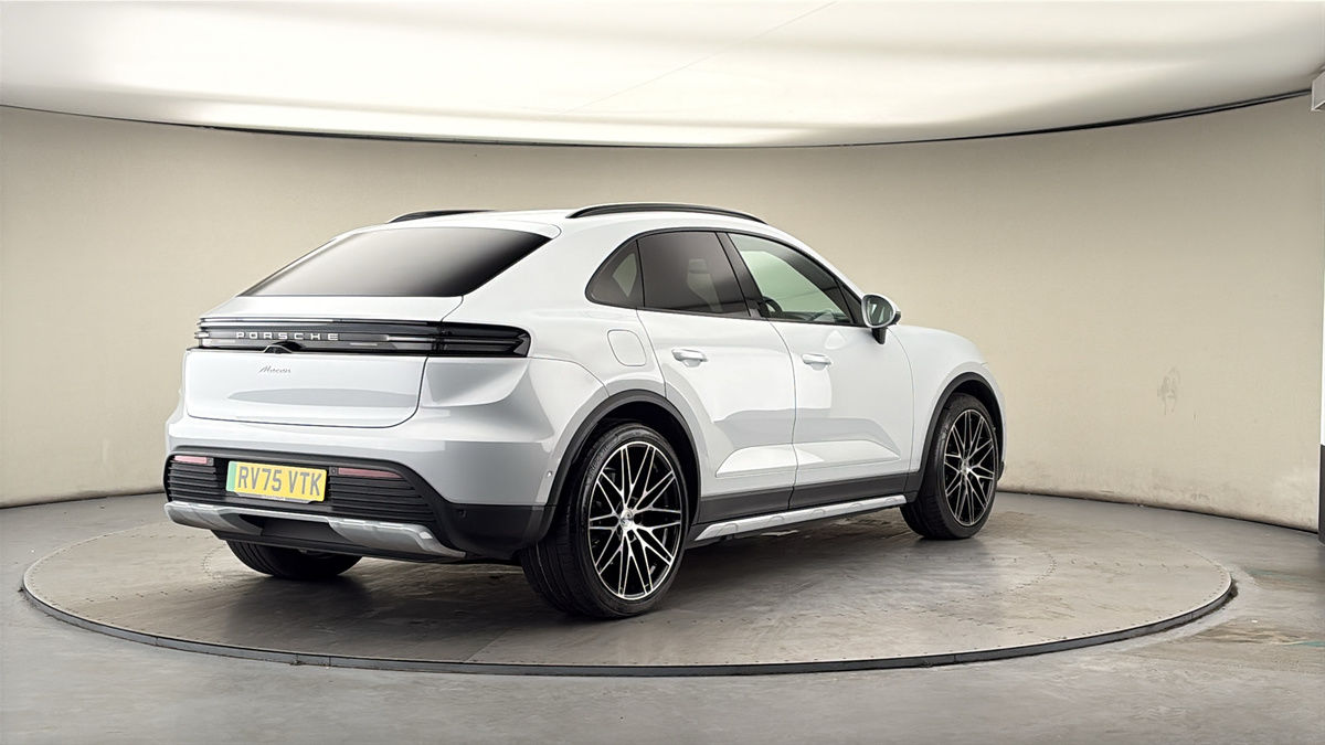 More views of Porsche Macan