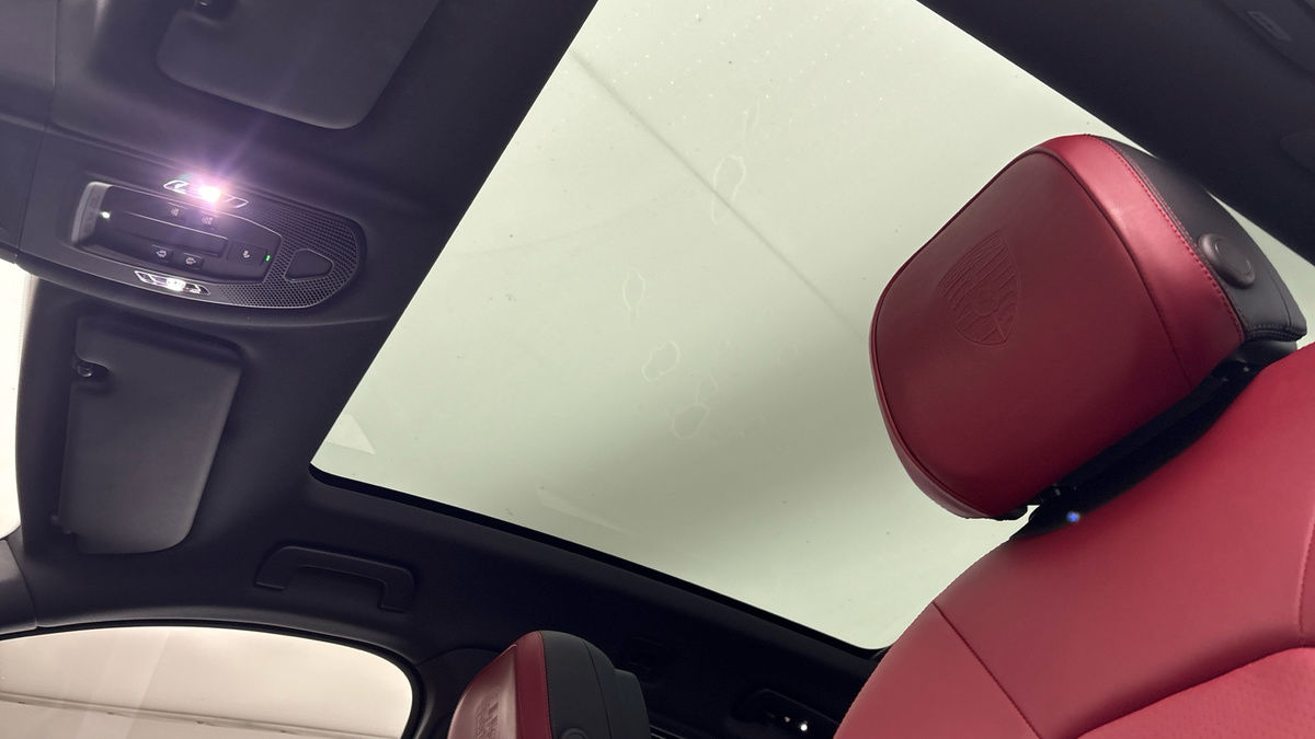 Porsche Cayenne Image 6