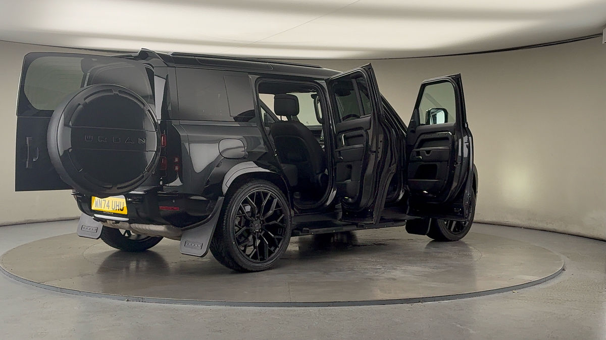 More views of Land Rover Defender 110