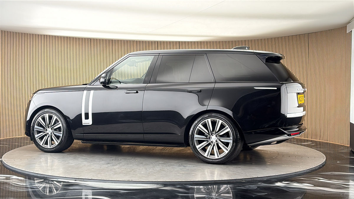 More views of Land Rover Range Rover