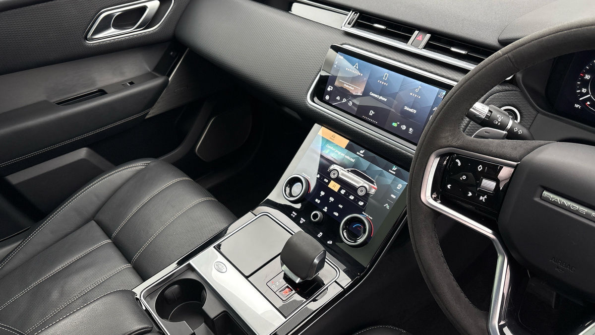 Land Rover Range Rover Velar Image 18