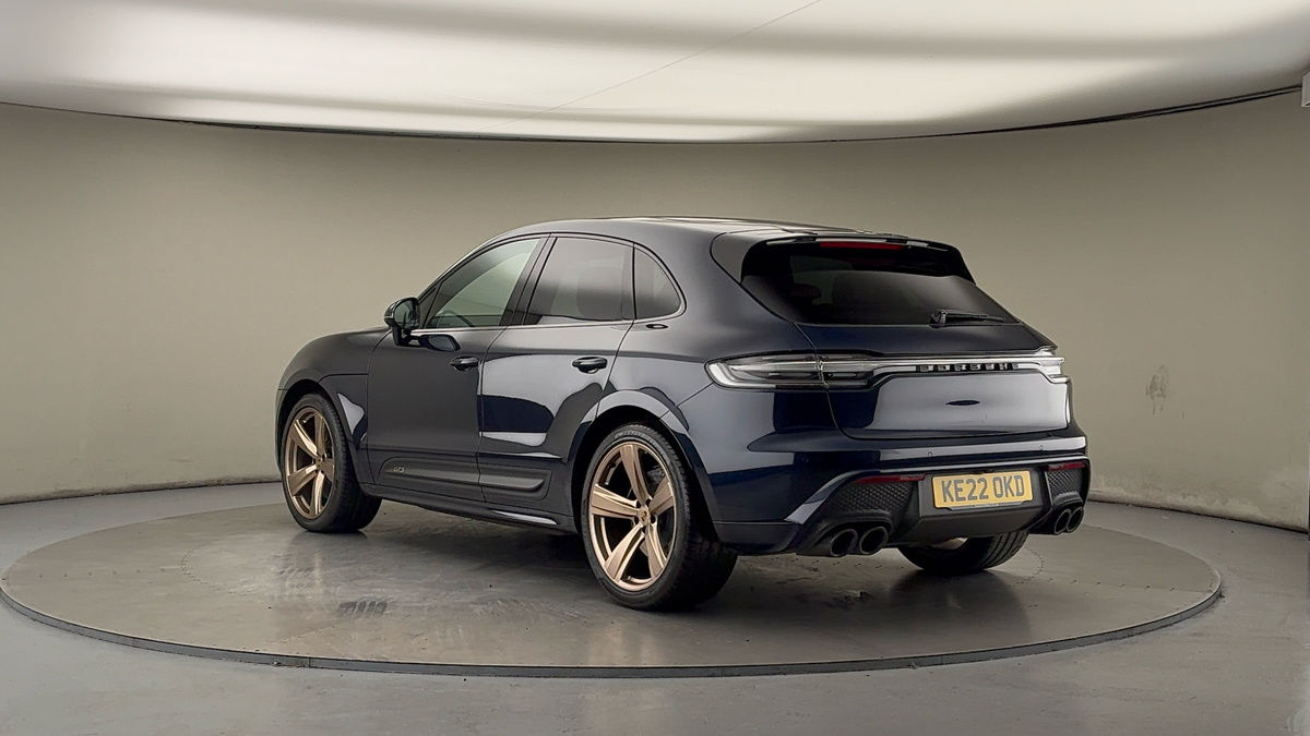 Porsche Macan Image 2
