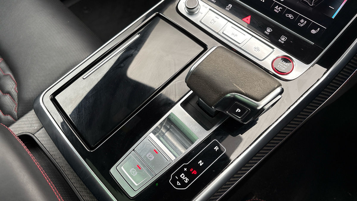 Audi RSQ8 Image 25