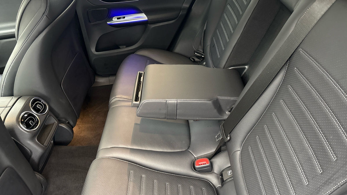 Mercedes-Benz GLC Image 9